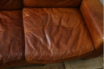 中古　ACME Furniture(アクメファニチャー)　FRESNO(フレスノ)　本革の味わい深い風合いが魅力の二人掛けソファ　定価約33万円相当　(R-084948)