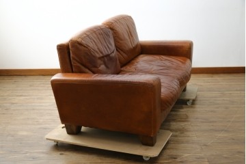 中古　ACME Furniture(アクメファニチャー)　FRESNO(フレスノ)　本革の味わい深い風合いが魅力の二人掛けソファ　定価約33万円相当　(R-084948)