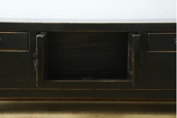 中古　韓国　李朝デザイン　素朴な金具が趣を添えるアンティーク調ローボード　(R-084949)