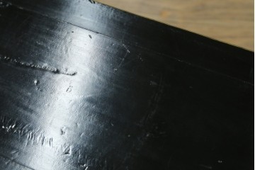 中古　韓国　李朝デザイン　素朴な金具が趣を添えるアンティーク調ローボード　(R-084949)