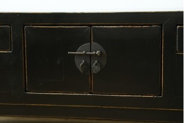 中古　韓国　李朝デザイン　素朴な金具が趣を添えるアンティーク調ローボード　(R-084949)