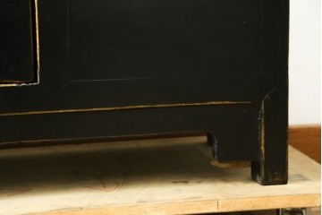 中古　韓国　李朝デザイン　素朴な金具が趣を添えるアンティーク調ローボード　(R-084949)