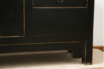 中古　韓国　李朝デザイン　素朴な金具が趣を添えるアンティーク調ローボード　(R-084949)