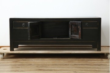 中古　韓国　李朝デザイン　素朴な金具が趣を添えるアンティーク調ローボード　(R-084949)