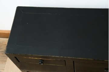 中古　韓国　李朝デザイン　素朴な金具が趣を添えるアンティーク調ローボード　(R-084949)