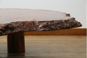 和製ヴィンテージ　特大!!　表情豊かな鳥眼杢と葡萄杢が広がる花梨(カリン)材一枚板の座卓　(R-084953)