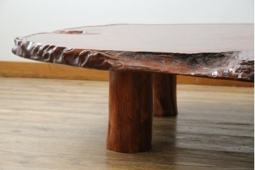 和製ヴィンテージ　特大!!　表情豊かな鳥眼杢と葡萄杢が広がる花梨(カリン)材一枚板の座卓　(R-084953)