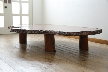 和製ヴィンテージ　特大!!　表情豊かな鳥眼杢と葡萄杢が広がる花梨(カリン)材一枚板の座卓　(R-084953)