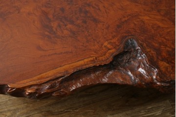 和製ヴィンテージ　特大!!　表情豊かな鳥眼杢と葡萄杢が広がる花梨(カリン)材一枚板の座卓　(R-084953)