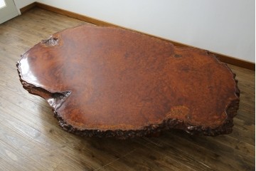 和製ヴィンテージ　特大!!　表情豊かな鳥眼杢と葡萄杢が広がる花梨(カリン)材一枚板の座卓　(R-084953)