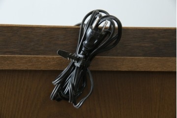 中古　美品　カリモク家具(karimoku)　domani(ドマーニ)　QUEENS LIFE(クイーンズライフ)　格調高いガラス扉と照明付きのキャビネット　現行推定定価約110万円　(R-084954)