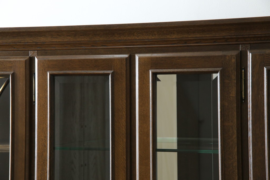 中古　美品　カリモク家具(karimoku)　domani(ドマーニ)　QUEENS LIFE(クイーンズライフ)　格調高いガラス扉と照明付きのキャビネット　現行推定定価約110万円　(R-084954)