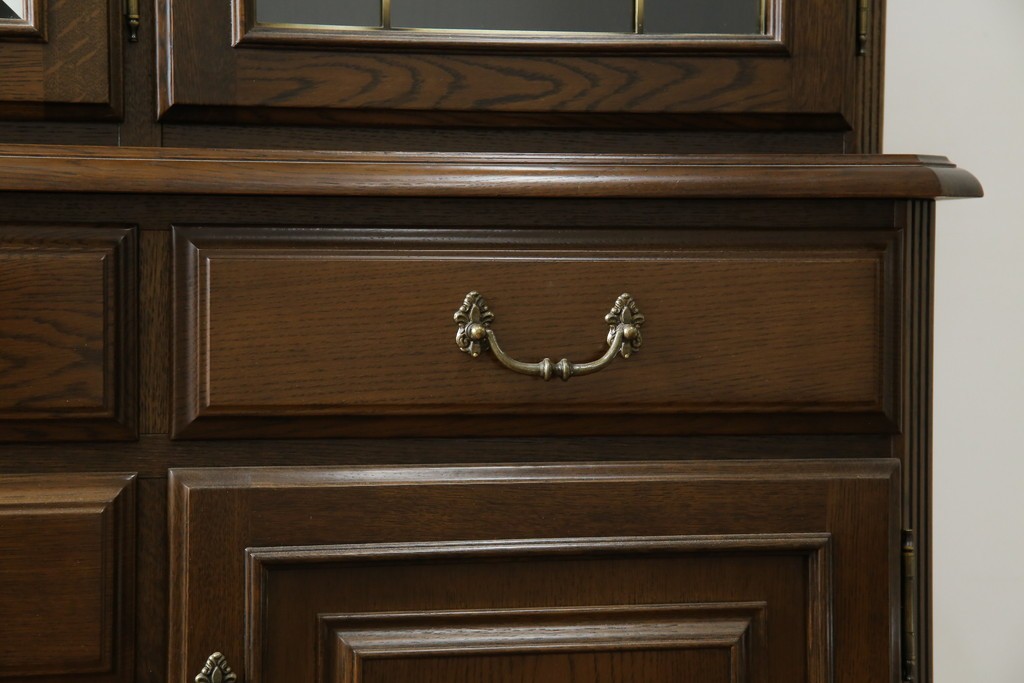 中古　美品　カリモク家具(karimoku)　domani(ドマーニ)　QUEENS LIFE(クイーンズライフ)　格調高いガラス扉と照明付きのキャビネット　現行推定定価約110万円　(R-084954)