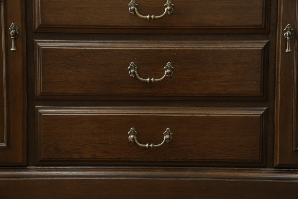 中古　美品　カリモク家具(karimoku)　domani(ドマーニ)　QUEENS LIFE(クイーンズライフ)　格調高いガラス扉と照明付きのキャビネット　現行推定定価約110万円　(R-084954)