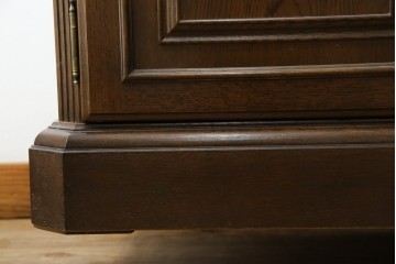 中古　美品　カリモク家具(karimoku)　domani(ドマーニ)　QUEENS LIFE(クイーンズライフ)　格調高いガラス扉と照明付きのキャビネット　現行推定定価約110万円　(R-084954)