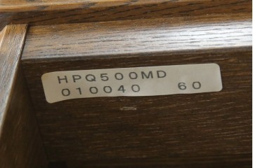 中古　美品　カリモク家具(karimoku)　domani(ドマーニ)　QUEENS LIFE(クイーンズライフ)　格調高いガラス扉と照明付きのキャビネット　(R-084954)