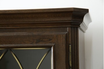 中古　美品　カリモク家具(karimoku)　domani(ドマーニ)　QUEENS LIFE(クイーンズライフ)　格調高いガラス扉と照明付きのキャビネット　(R-084954)