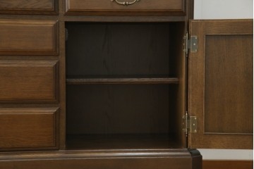 中古　美品　カリモク家具(karimoku)　domani(ドマーニ)　QUEENS LIFE(クイーンズライフ)　格調高いガラス扉と照明付きのキャビネット　(R-084954)