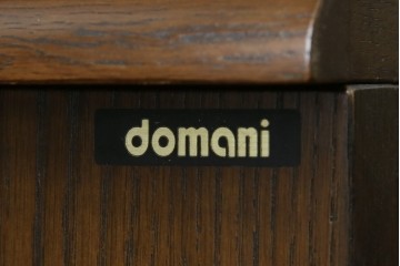 中古　美品　カリモク家具(karimoku)　domani(ドマーニ)　QUEENS LIFE(クイーンズライフ)　格調高いガラス扉と照明付きのキャビネット　(R-084954)