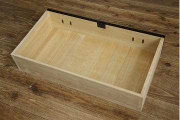 中古　美品　仙台民芸箪笥(仙台箪笥)　金具装飾が映える漆塗りの衣装箪笥　定価約50万円相当　(R-084956)