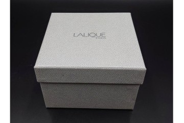 フランス　 LALIQUE(ラリック)　ローズマリー・バジル　繊細な植物の陰影が美しいキャンドルフォルダー2点セット　外箱付き　(R-084982)