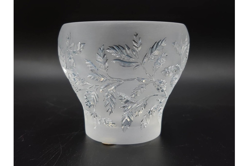 フランス　 LALIQUE(ラリック)　ローズマリー・バジル　繊細な植物の陰影が美しいキャンドルフォルダー2点セット　外箱付き　(R-084982)