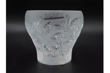 フランス　 LALIQUE(ラリック)　ローズマリー・バジル　繊細な植物の陰影が美しいキャンドルフォルダー2点セット　外箱付き　(R-084982)