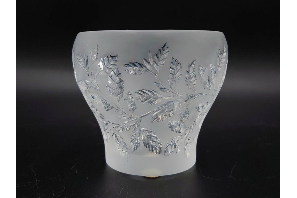 フランス　 LALIQUE(ラリック)　ローズマリー・バジル　繊細な植物の陰影が美しいキャンドルフォルダー2点セット　外箱付き　(R-084982)