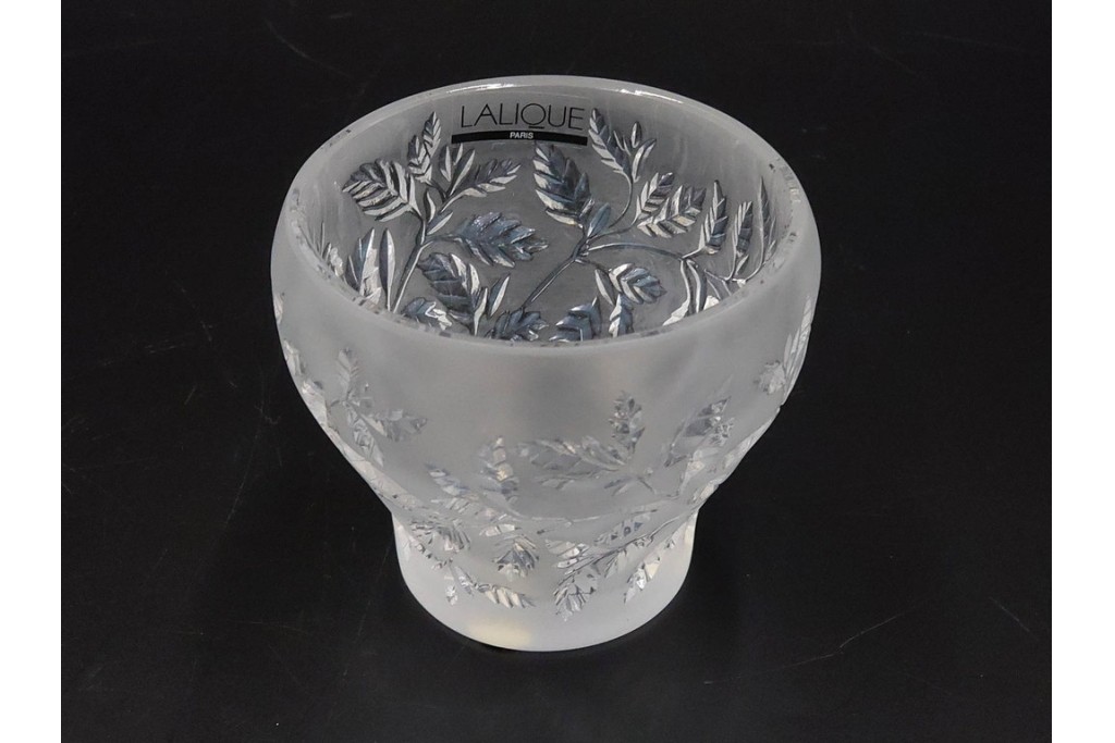 フランス　 LALIQUE(ラリック)　ローズマリー・バジル　繊細な植物の陰影が美しいキャンドルフォルダー2点セット　外箱付き　(R-084982)