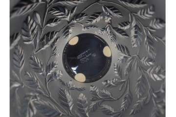 フランス　 LALIQUE(ラリック)　ローズマリー・バジル　繊細な植物の陰影が美しいキャンドルフォルダー2点セット　外箱付き　(R-084982)