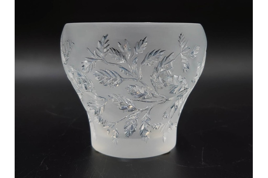フランス　 LALIQUE(ラリック)　ローズマリー・バジル　繊細な植物の陰影が美しいキャンドルフォルダー2点セット　外箱付き　(R-084982)