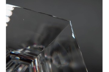 フランス　Baccarat(バカラ)　HARCOURT(アルクール)　L(ラージ)サイズ　精巧なカットが美しいワイングラス2客セット　定価(2客合計)約7万2千円　外箱付き　(R-084984)