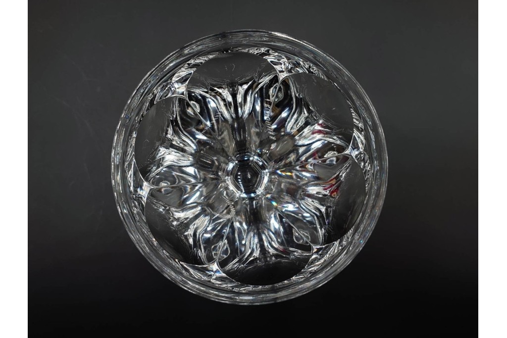 フランス　Baccarat(バカラ)　HARCOURT(アルクール)　L(ラージ)サイズ　精巧なカットが美しいワイングラス2客セット　定価(2客合計)約7万2千円　外箱付き　(R-084984)