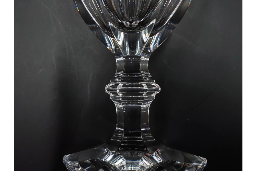 フランス　Baccarat(バカラ)　HARCOURT(アルクール)　L(ラージ)サイズ　精巧なカットが美しいワイングラス2客セット　定価(2客合計)約7万2千円　外箱付き　(R-084984)