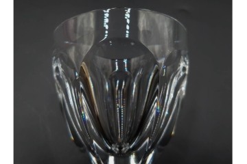 フランス　Baccarat(バカラ)　HARCOURT(アルクール)　L(ラージ)サイズ　精巧なカットが美しいワイングラス2客セット　定価(2客合計)約7万2千円　外箱付き　(R-084984)