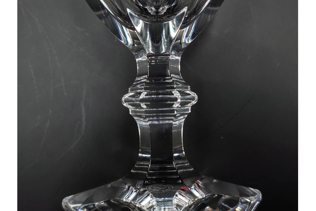 フランス　Baccarat(バカラ)　HARCOURT(アルクール)　L(ラージ)サイズ　精巧なカットが美しいワイングラス2客セット　定価(2客合計)約7万2千円　外箱付き　(R-084984)
