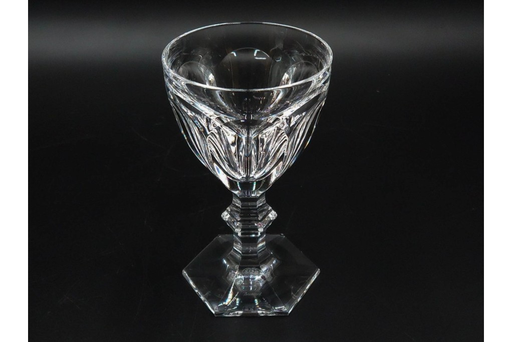 フランス　Baccarat(バカラ)　HARCOURT(アルクール)　L(ラージ)サイズ　精巧なカットが美しいワイングラス2客セット　定価(2客合計)約7万2千円　外箱付き　(R-084984)