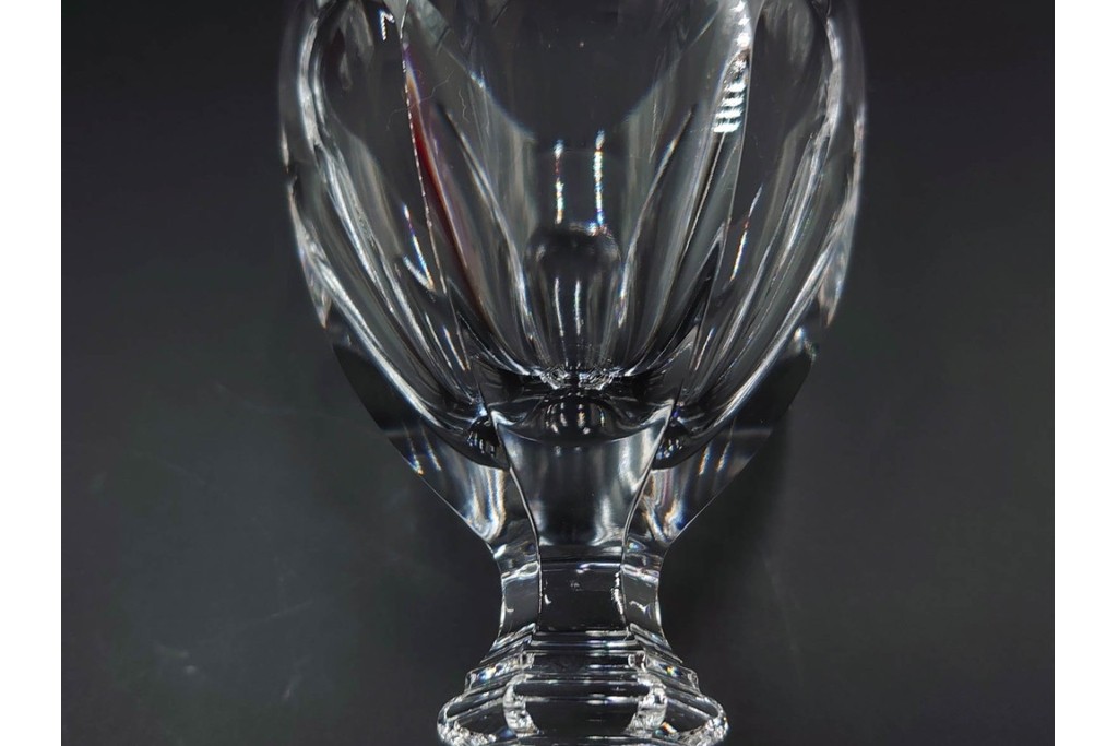 フランス　Baccarat(バカラ)　HARCOURT(アルクール)　L(ラージ)サイズ　精巧なカットが美しいワイングラス2客セット　定価(2客合計)約7万2千円　外箱付き　(R-084984)