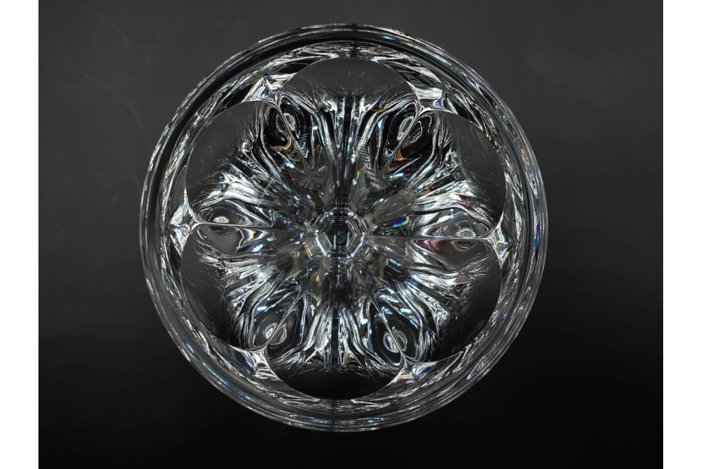 フランス　Baccarat(バカラ)　HARCOURT(アルクール)　L(ラージ)サイズ　精巧なカットが美しいワイングラス2客セット　定価(2客合計)約7万2千円　外箱付き　(R-084984)