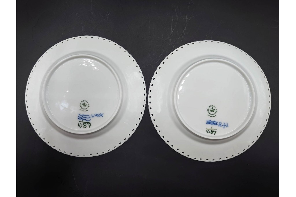 デンマーク製　ROYAL COPENHAGEN(ロイヤルコペンハーゲン)　ブルーフルーテッド フルレース　直径約17cm　プレート2枚セット　スクラッチありB級品　(R-084985)
