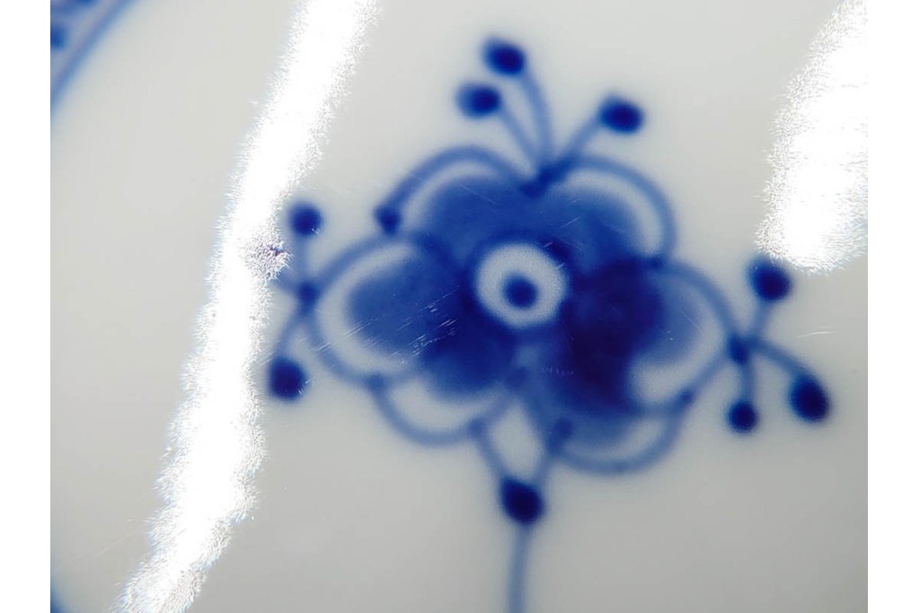 デンマーク製　ROYAL COPENHAGEN(ロイヤルコペンハーゲン)　ブルーフルーテッド フルレース　直径約17cm　プレート2枚セット　スクラッチありB級品　(R-084985)