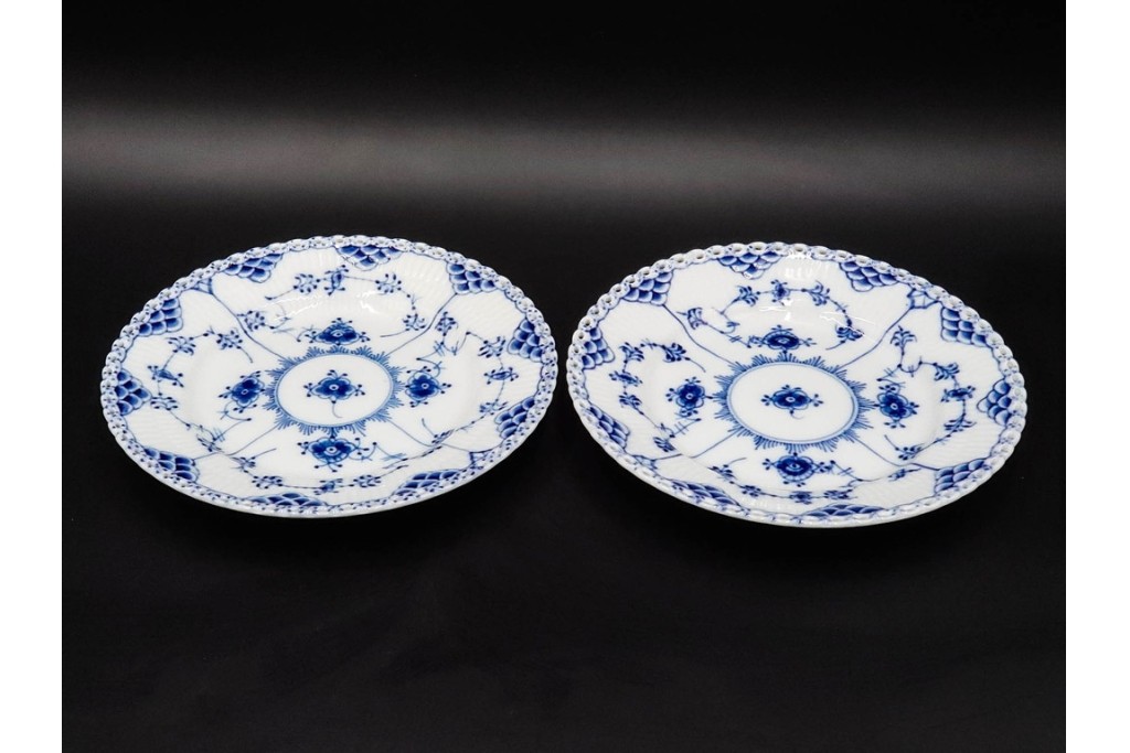 デンマーク製　ROYAL COPENHAGEN(ロイヤルコペンハーゲン)　ブルーフルーテッド フルレース　直径約17cm　プレート2枚セット　スクラッチありB級品　(R-084985)