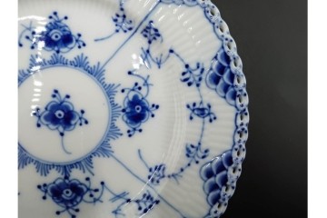 デンマーク製　ROYAL COPENHAGEN(ロイヤルコペンハーゲン)　ブルーフルーテッド フルレース　直径約17cm　プレート2枚セット　スクラッチありB級品　(R-084985)