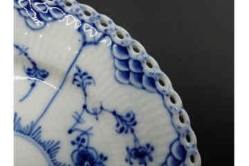 デンマーク製　ROYAL COPENHAGEN(ロイヤルコペンハーゲン)　ブルーフルーテッド フルレース　直径約17cm　プレート2枚セット　スクラッチありB級品　(R-084985)