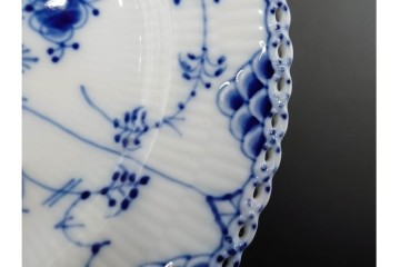 デンマーク製　ROYAL COPENHAGEN(ロイヤルコペンハーゲン)　ブルーフルーテッド フルレース　直径約17cm　プレート2枚セット　スクラッチありB級品　(R-084985)