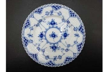 デンマーク製　ROYAL COPENHAGEN(ロイヤルコペンハーゲン)　ブルーフルーテッド フルレース　直径約17cm　プレート2枚セット　スクラッチありB級品　(R-084985)