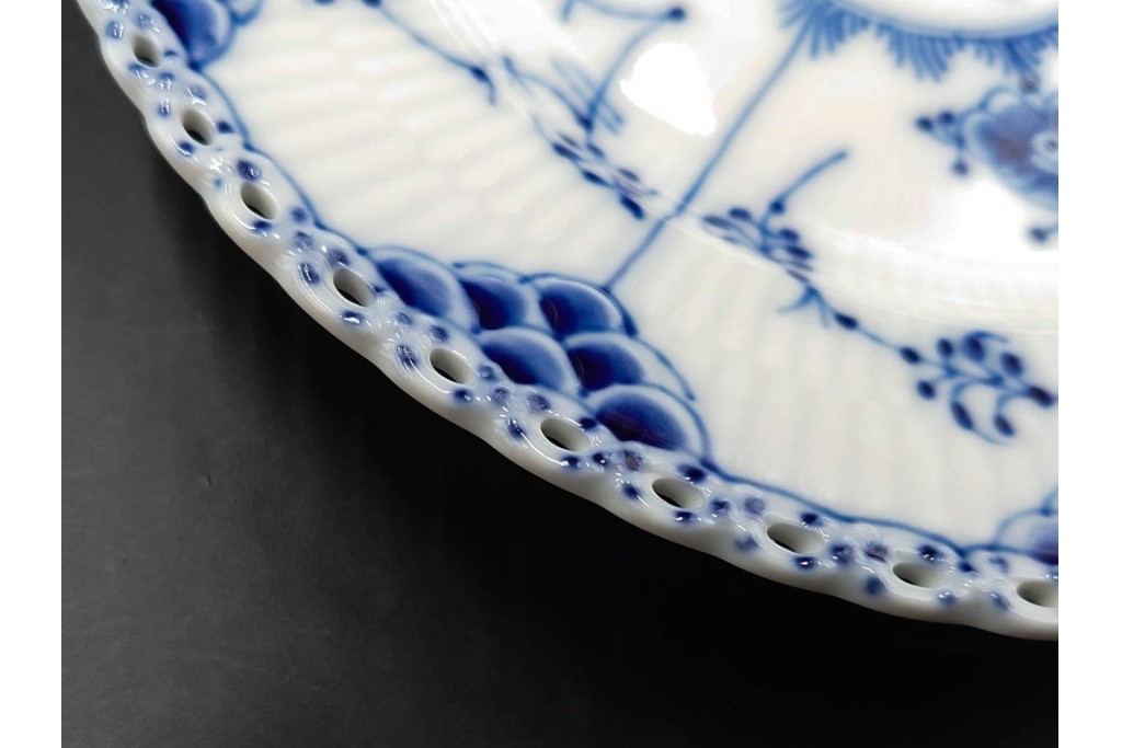 デンマーク製　ROYAL COPENHAGEN(ロイヤルコペンハーゲン)　ブルーフルーテッド フルレース　直径約17cm　プレート2枚セット　スクラッチありB級品　(R-084985)