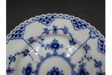 デンマーク製　ROYAL COPENHAGEN(ロイヤルコペンハーゲン)　ブルーフルーテッド フルレース　直径約17cm　プレート2枚セット　スクラッチありB級品　(R-084985)