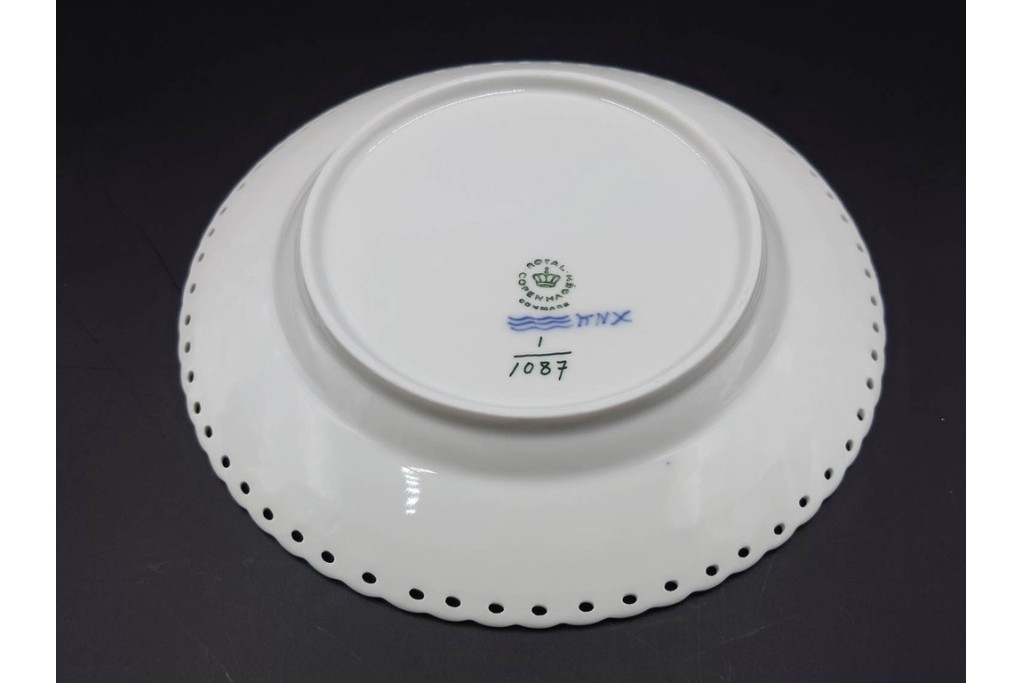 デンマーク製　ROYAL COPENHAGEN(ロイヤルコペンハーゲン)　ブルーフルーテッド フルレース　直径約17cm　プレート2枚セット　スクラッチありB級品　(R-084986)