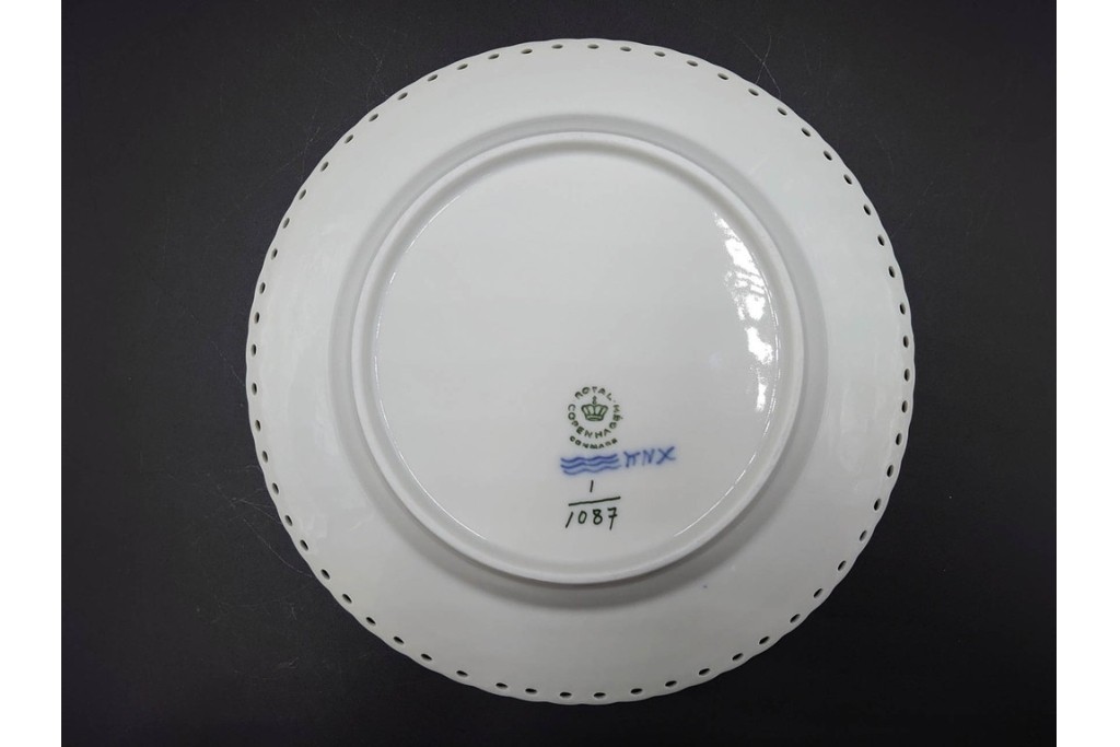 デンマーク製　ROYAL COPENHAGEN(ロイヤルコペンハーゲン)　ブルーフルーテッド フルレース　直径約17cm　プレート2枚セット　スクラッチありB級品　(R-084986)